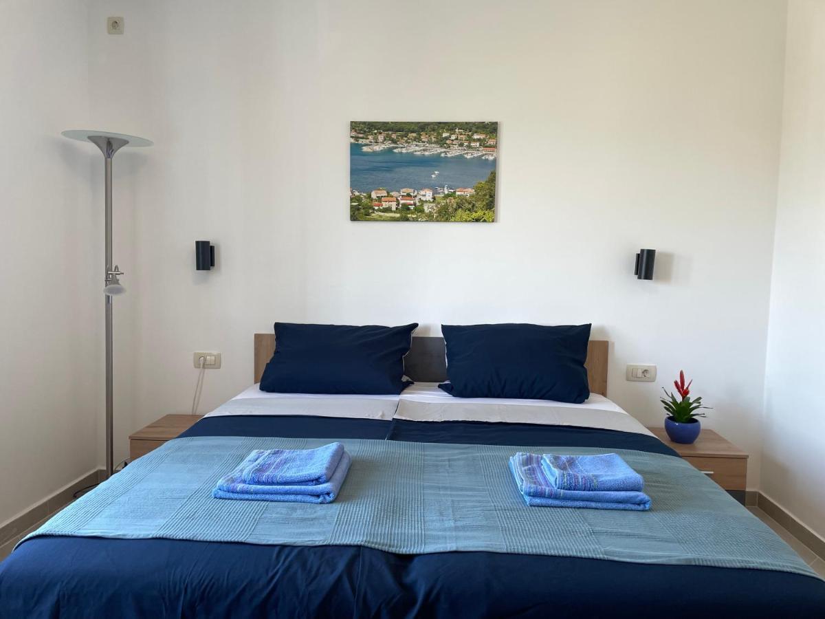 Superior Rooms Sea Side View Rab Town Esterno foto