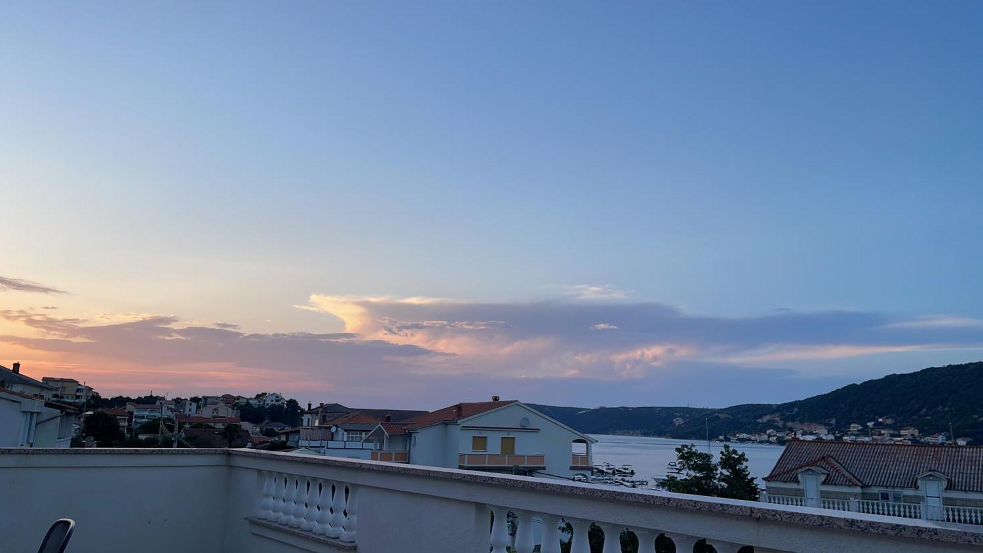 Superior Rooms Sea Side View Rab Town Esterno foto