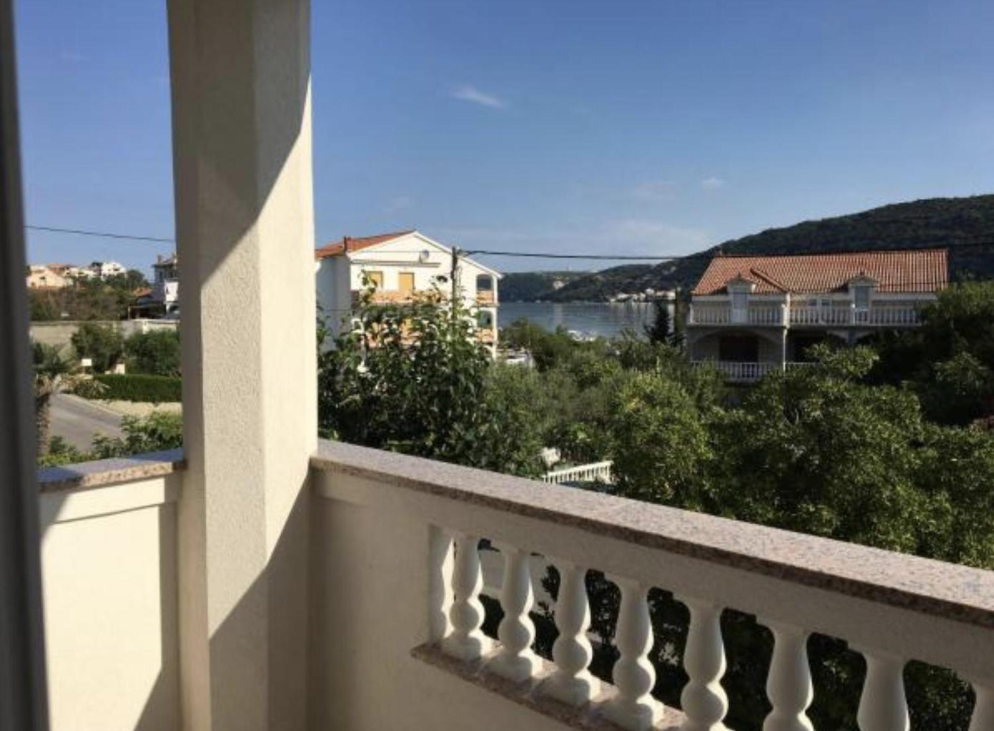 Superior Rooms Sea Side View Rab Town Esterno foto