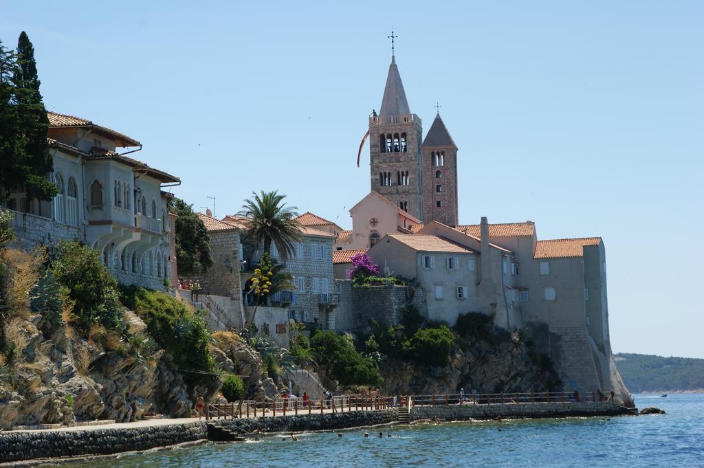 Superior Rooms Sea Side View Rab Town Esterno foto